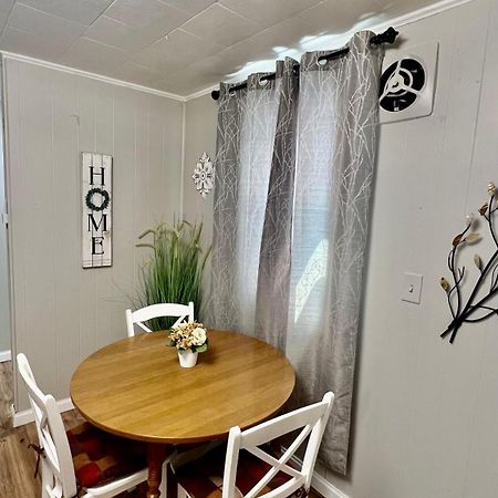 Cozy Buffalo Home-Sleeps 3 Lackawanna Bagian luar foto